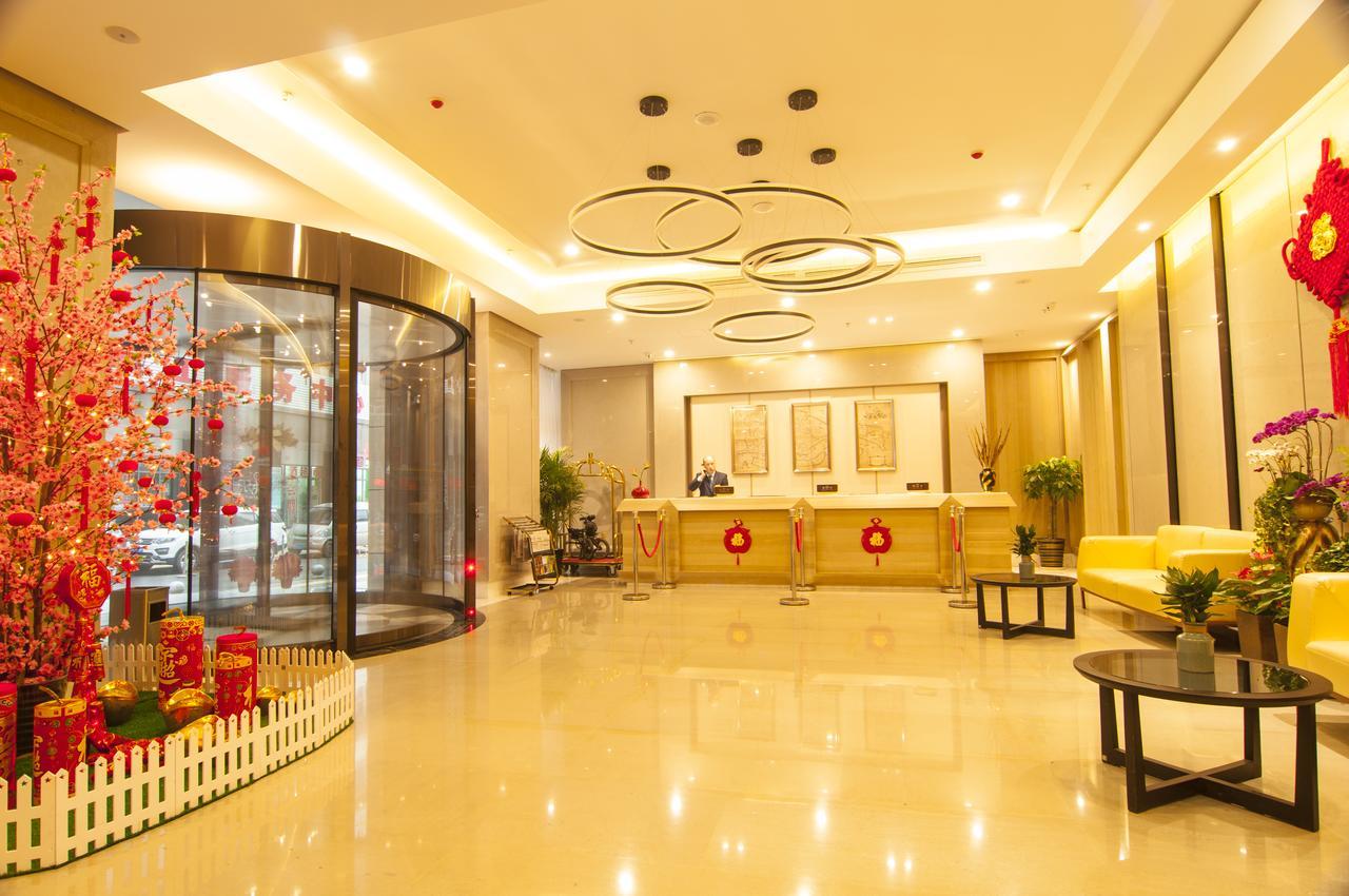 Home Plus Suite Hotel And Apartment Vuhan Dış mekan fotoğraf