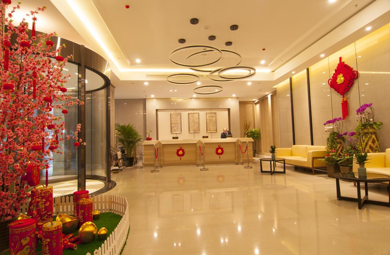 Home Plus Suite Hotel And Apartment Vuhan Dış mekan fotoğraf