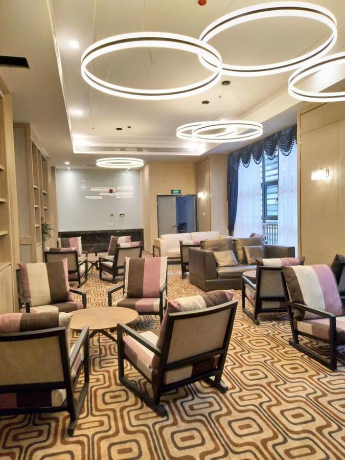 Home Plus Suite Hotel And Apartment Vuhan Dış mekan fotoğraf