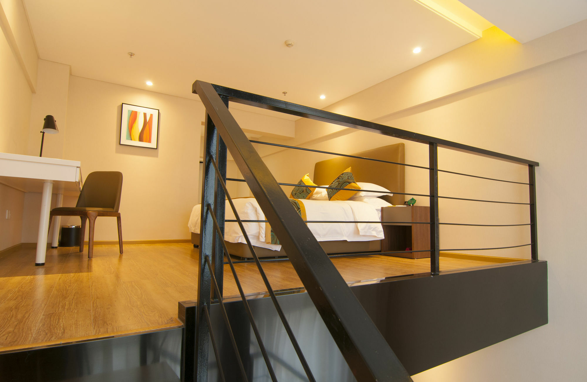 Home Plus Suite Hotel And Apartment Vuhan Dış mekan fotoğraf