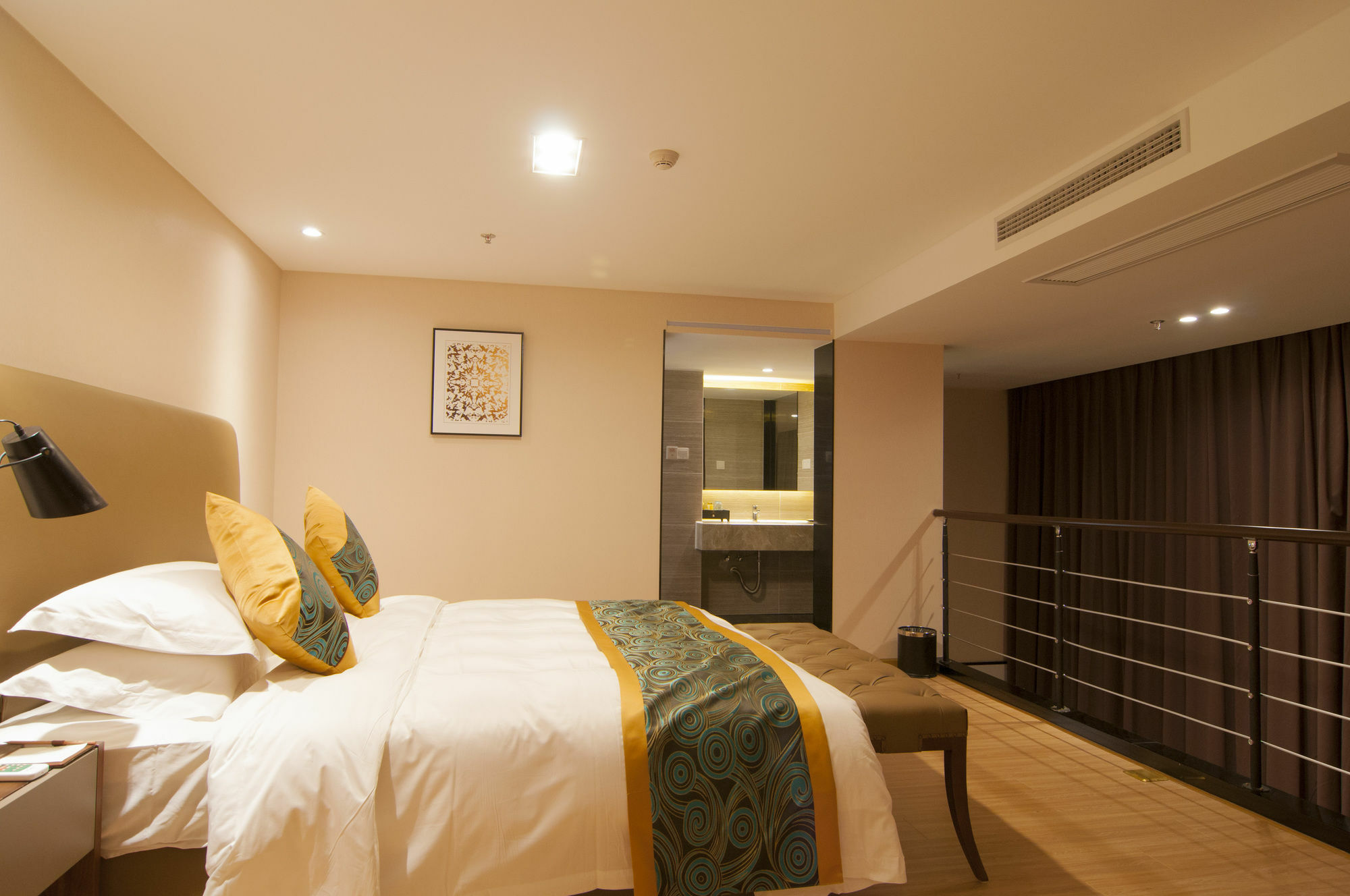 Home Plus Suite Hotel And Apartment Vuhan Dış mekan fotoğraf