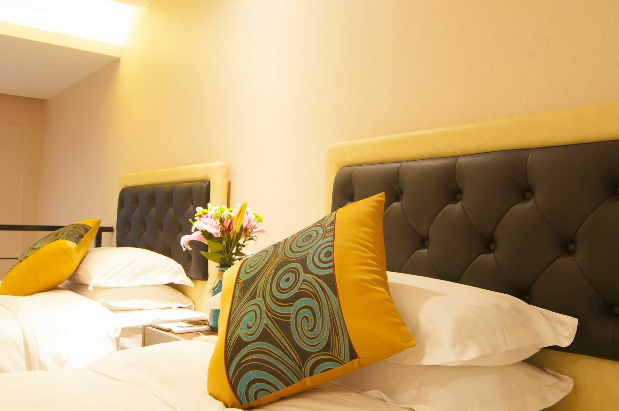 Home Plus Suite Hotel And Apartment Vuhan Dış mekan fotoğraf