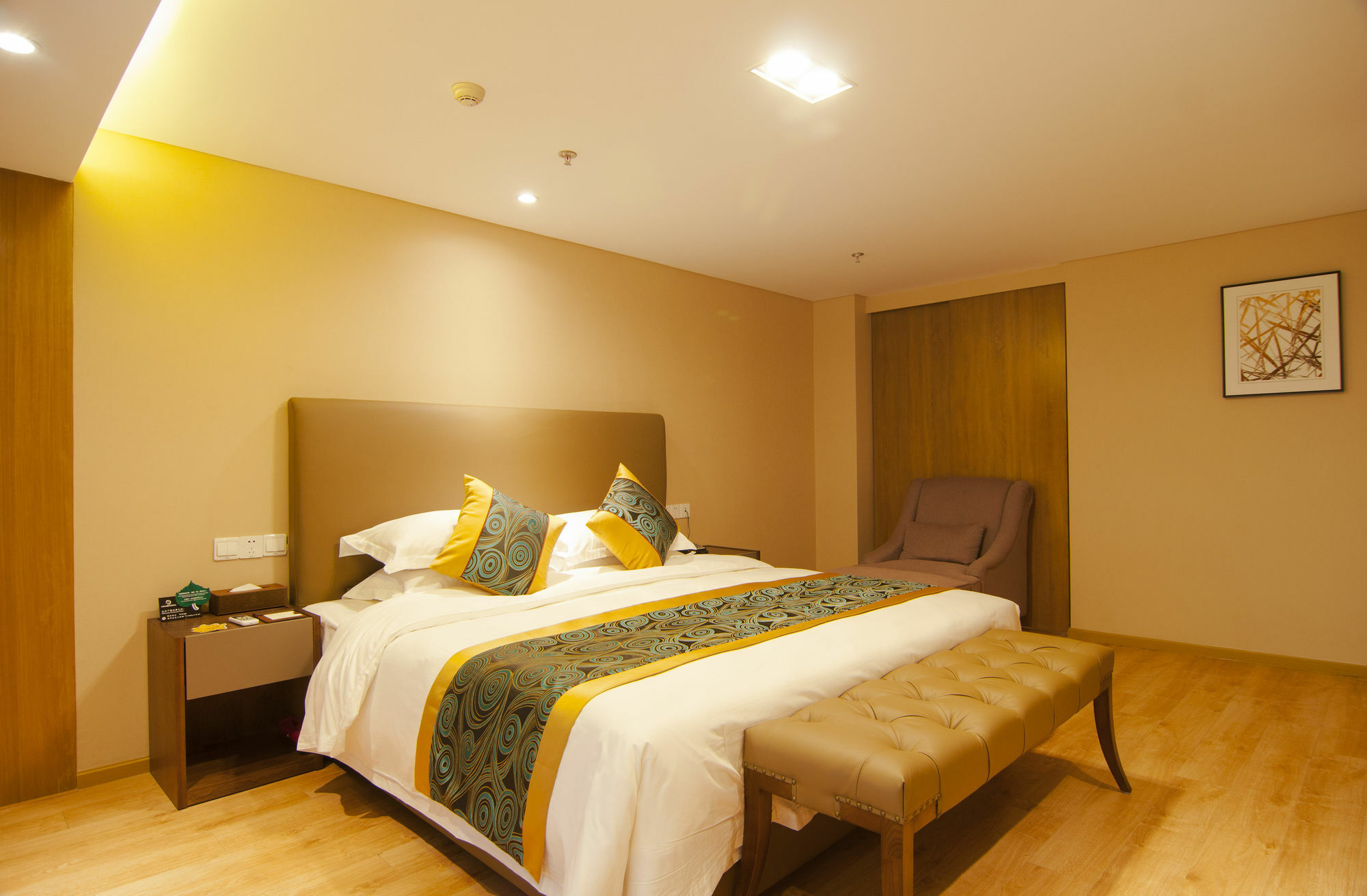 Home Plus Suite Hotel And Apartment Vuhan Dış mekan fotoğraf