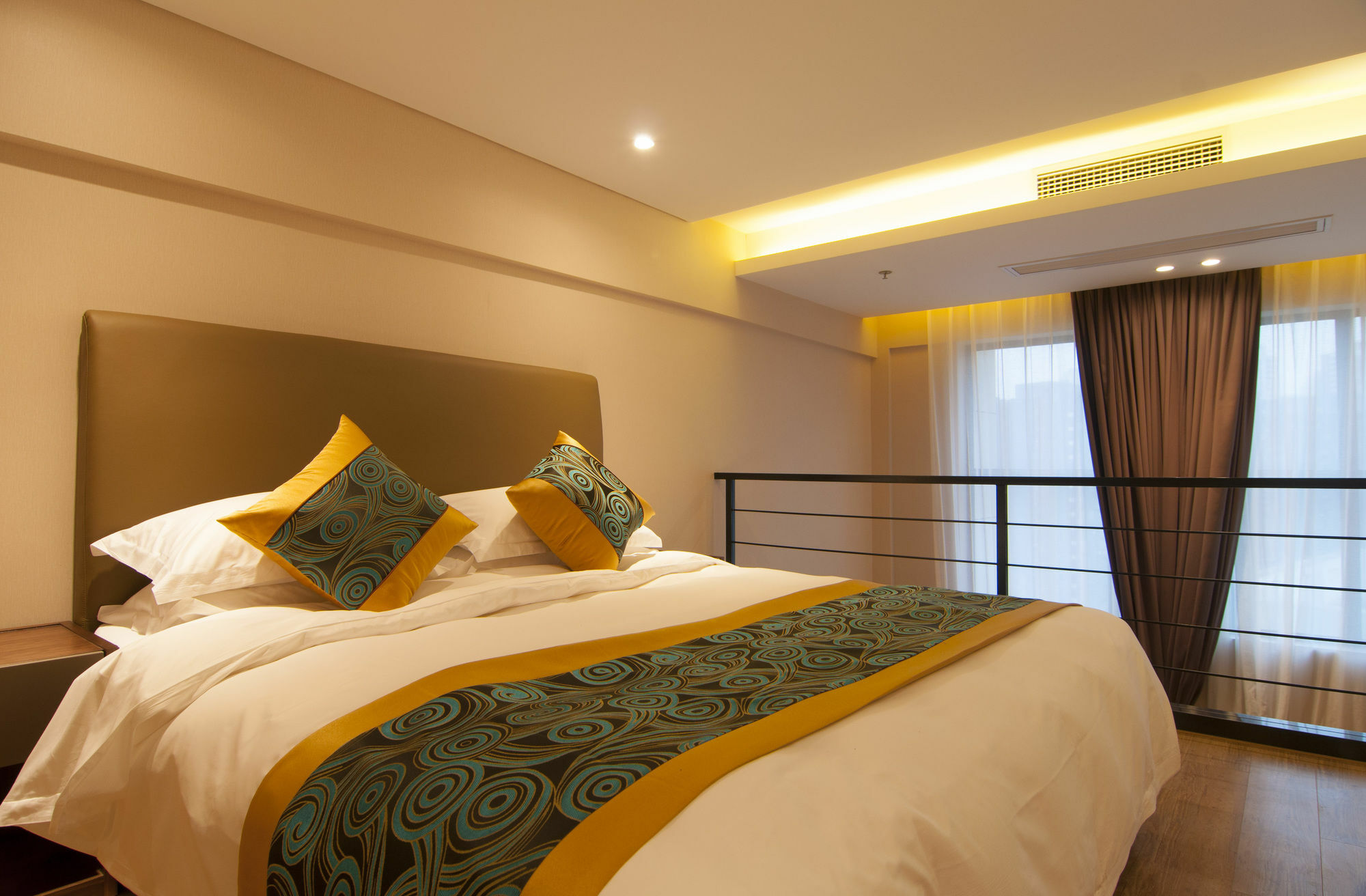 Home Plus Suite Hotel And Apartment Vuhan Dış mekan fotoğraf