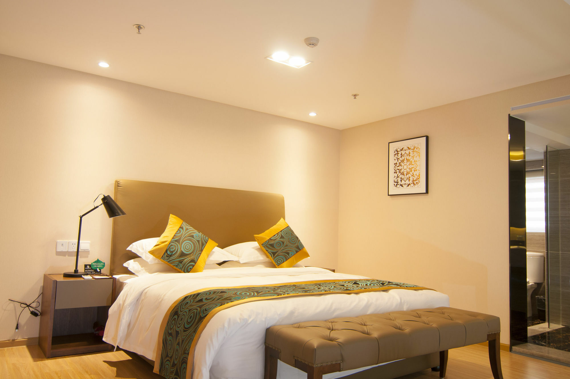 Home Plus Suite Hotel And Apartment Vuhan Dış mekan fotoğraf