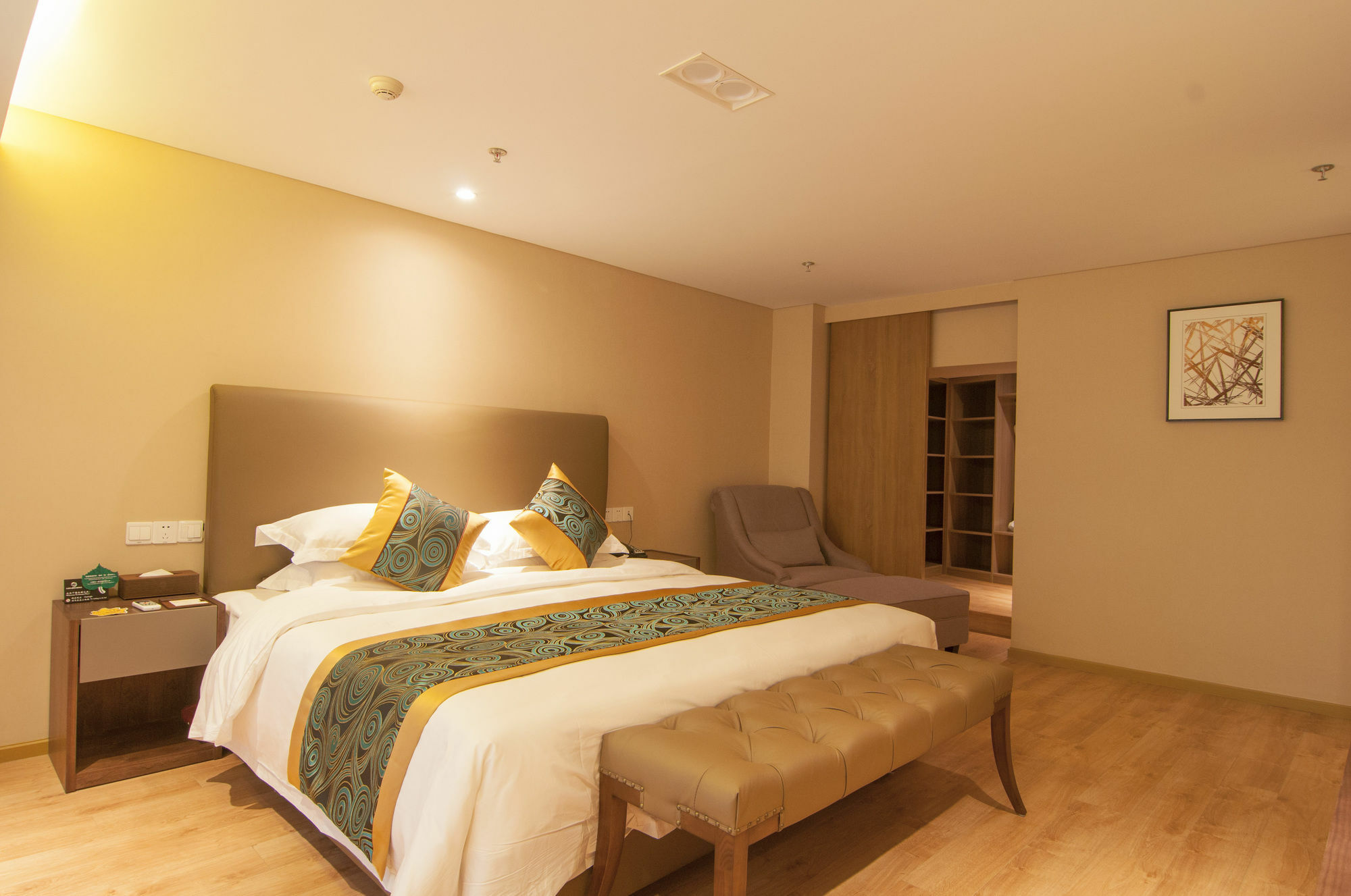 Home Plus Suite Hotel And Apartment Vuhan Dış mekan fotoğraf