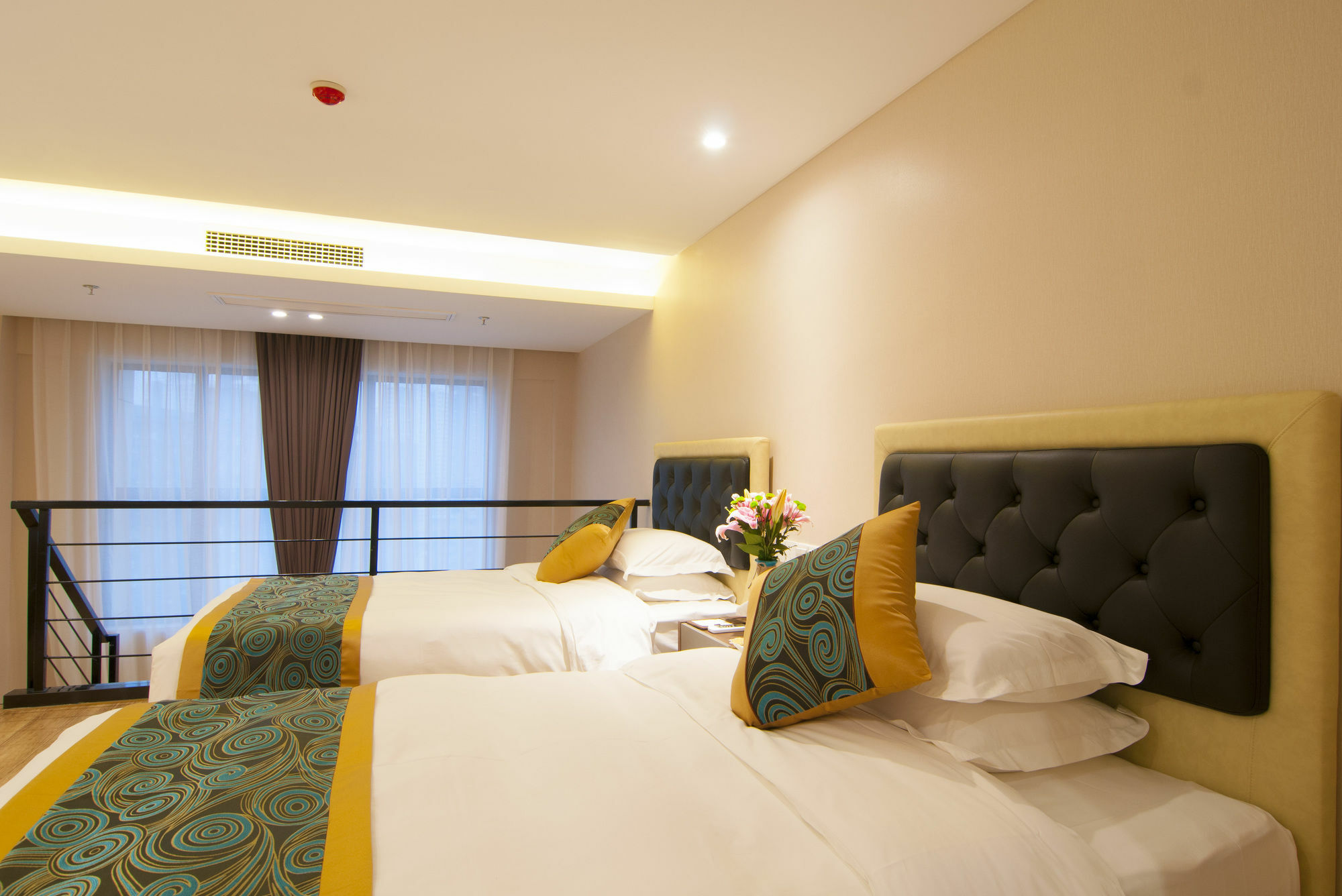 Home Plus Suite Hotel And Apartment Vuhan Dış mekan fotoğraf