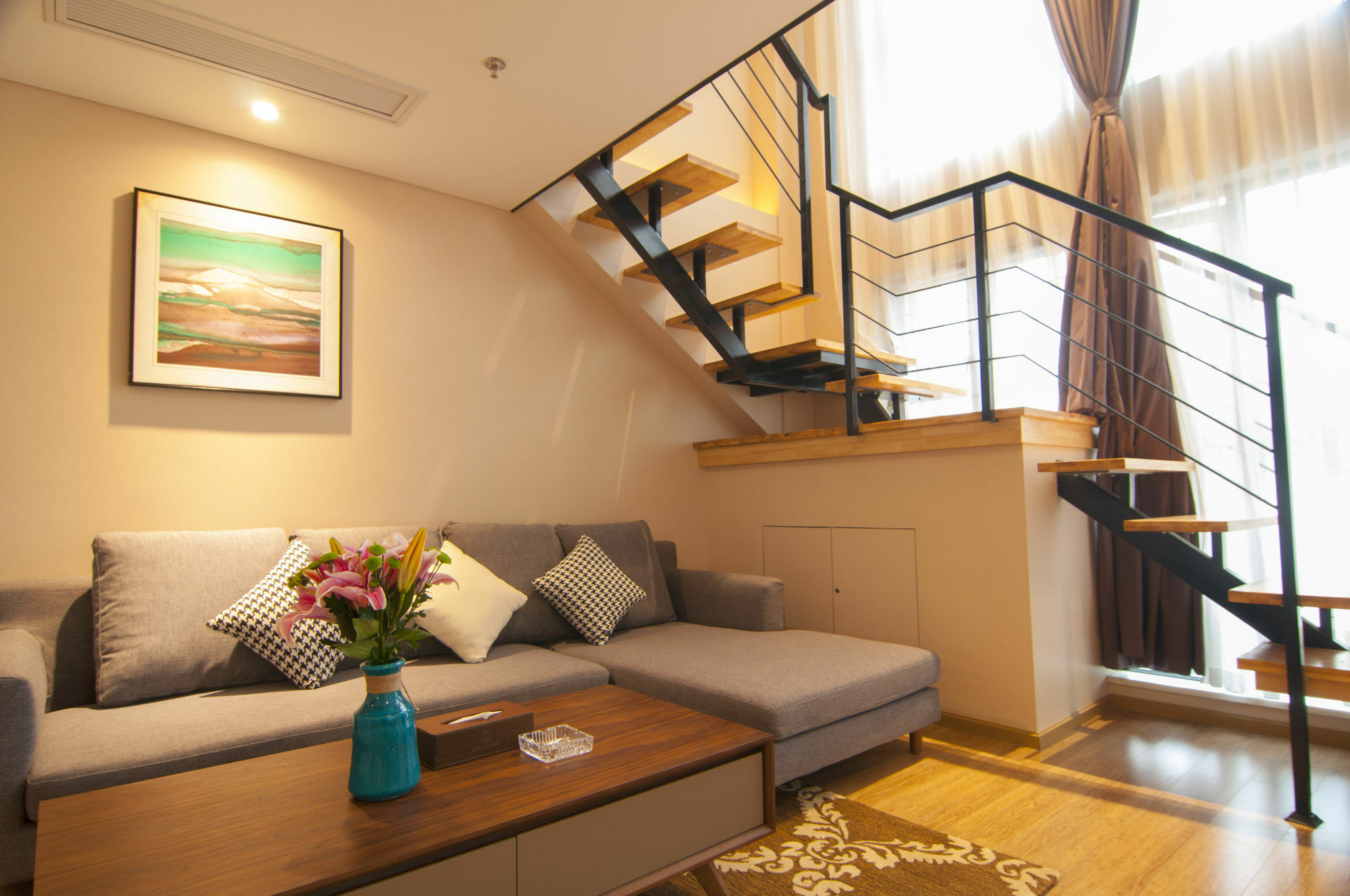 Home Plus Suite Hotel And Apartment Vuhan Dış mekan fotoğraf